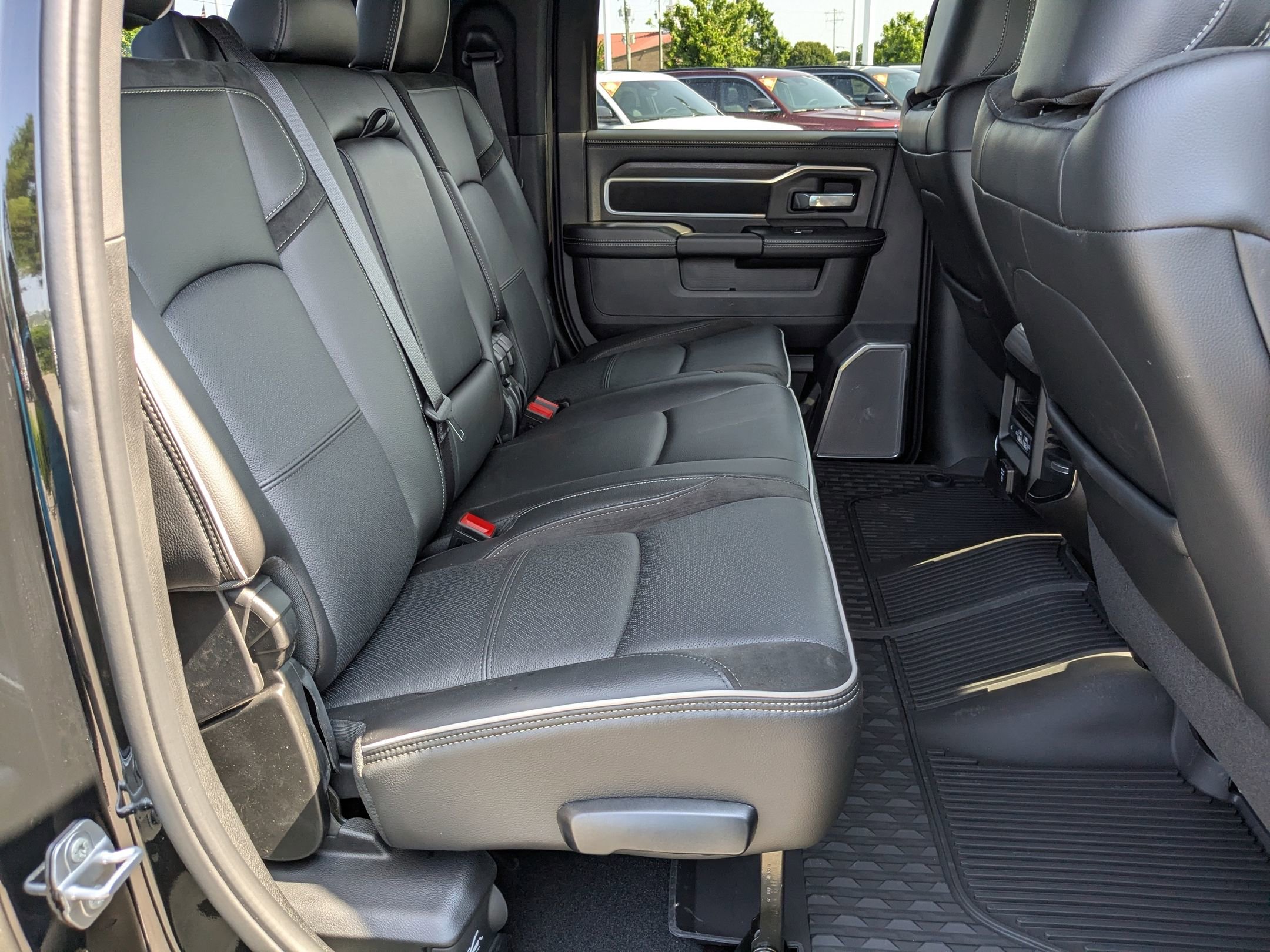 2025 Ram 2500 Laramie photo 28