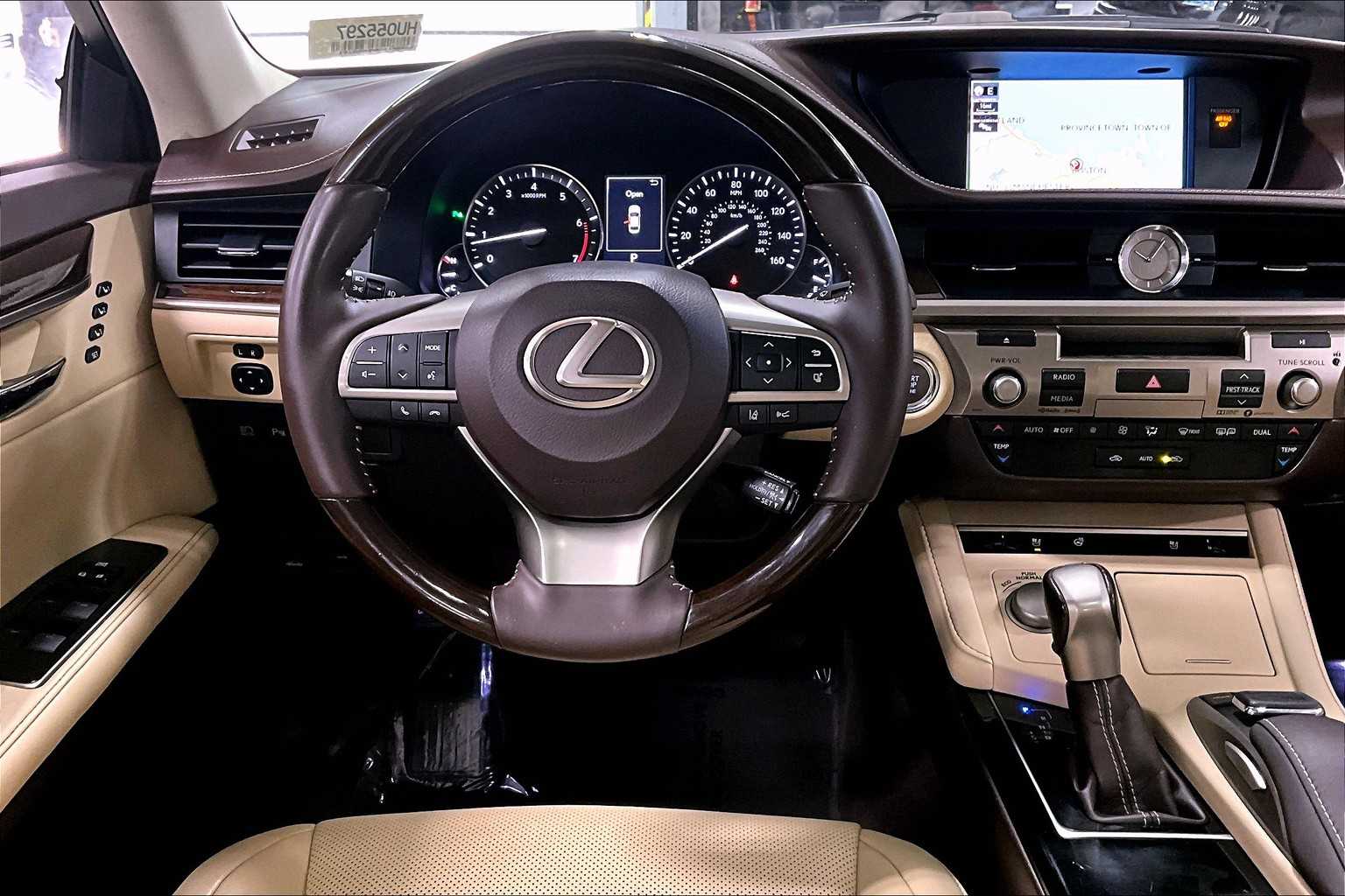 2017 Lexus ES 350 photo 5
