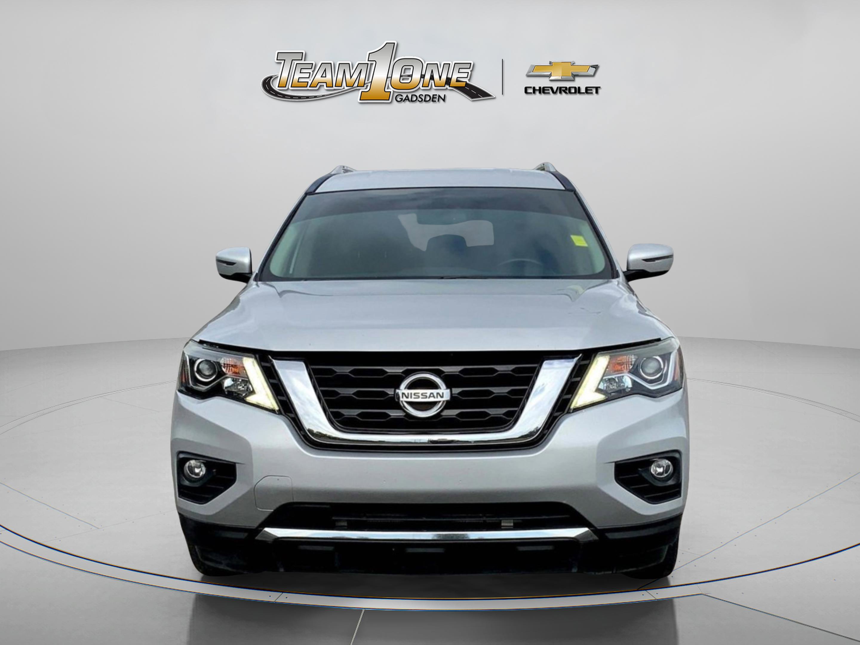 2019 Nissan Pathfinder SV photo 2