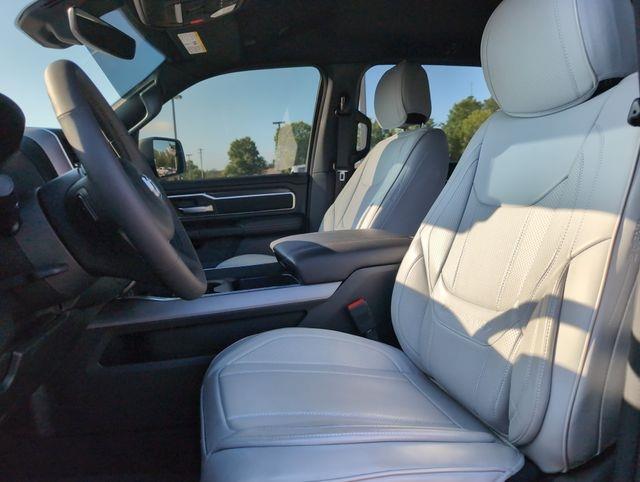 2025 Ram 1500 Big Horn photo 9