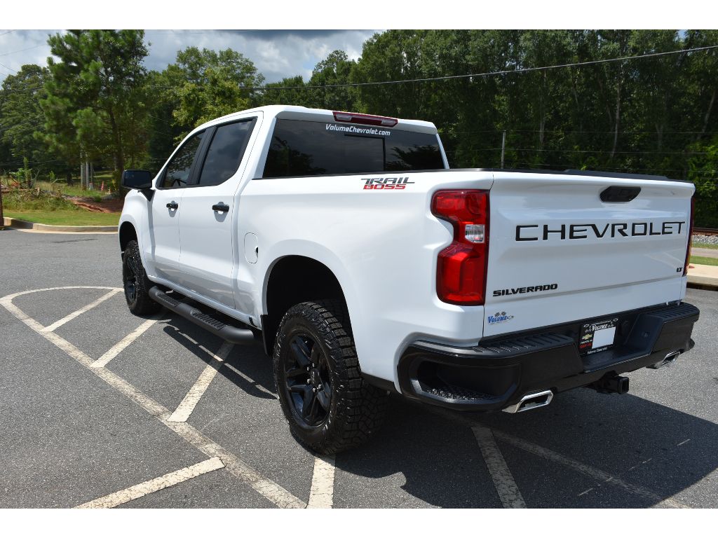 2025 Chevrolet Silverado 1500 LT Trail Boss photo 3