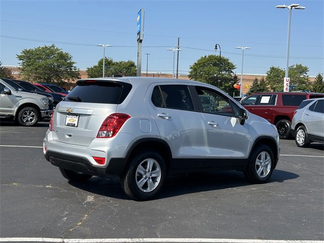 2022 Chevrolet Trax LS photo 4