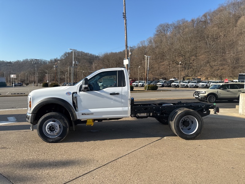 2024 Ford F-600 photo 4