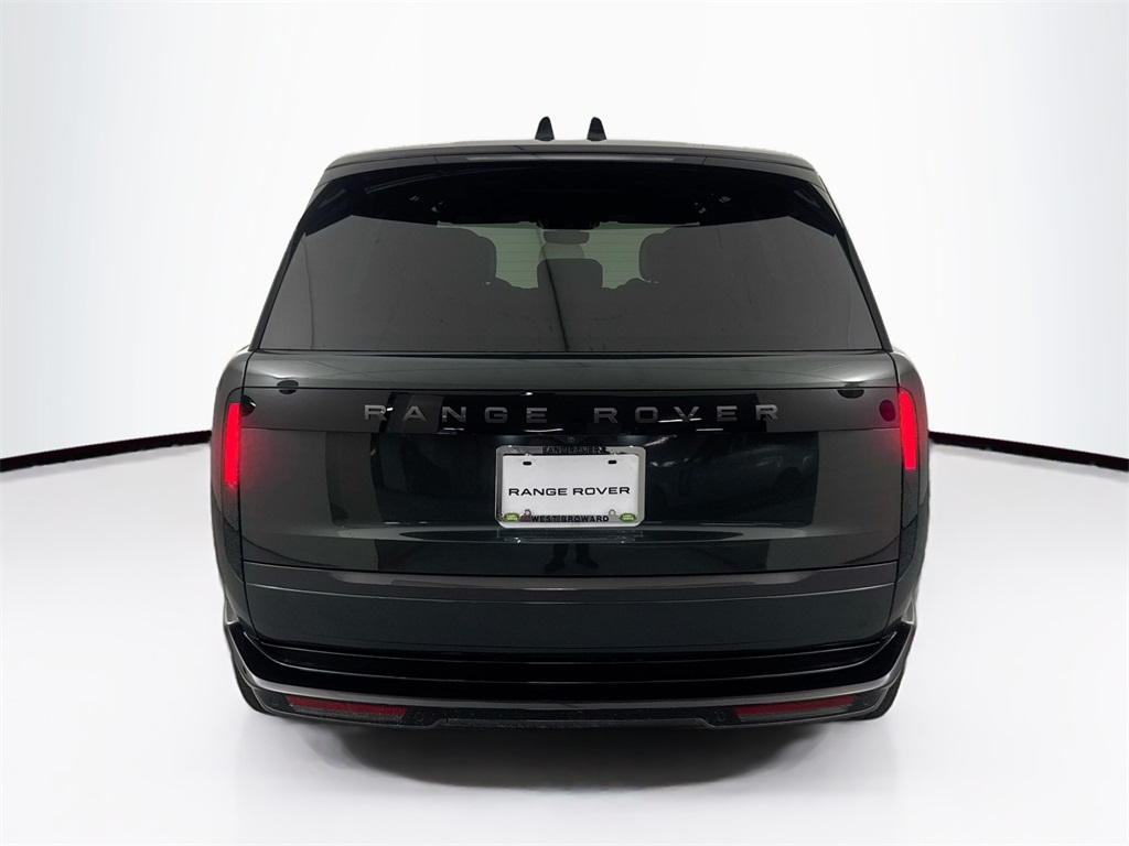 2025 Land Rover Range Rover SE photo 3