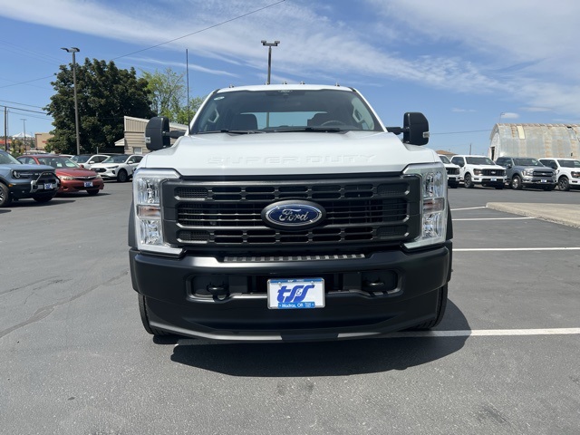 2025 Ford F-550 XL photo 2