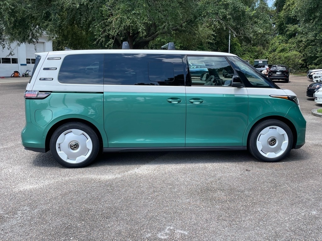 2025 Volkswagen ID. Buzz photo 2