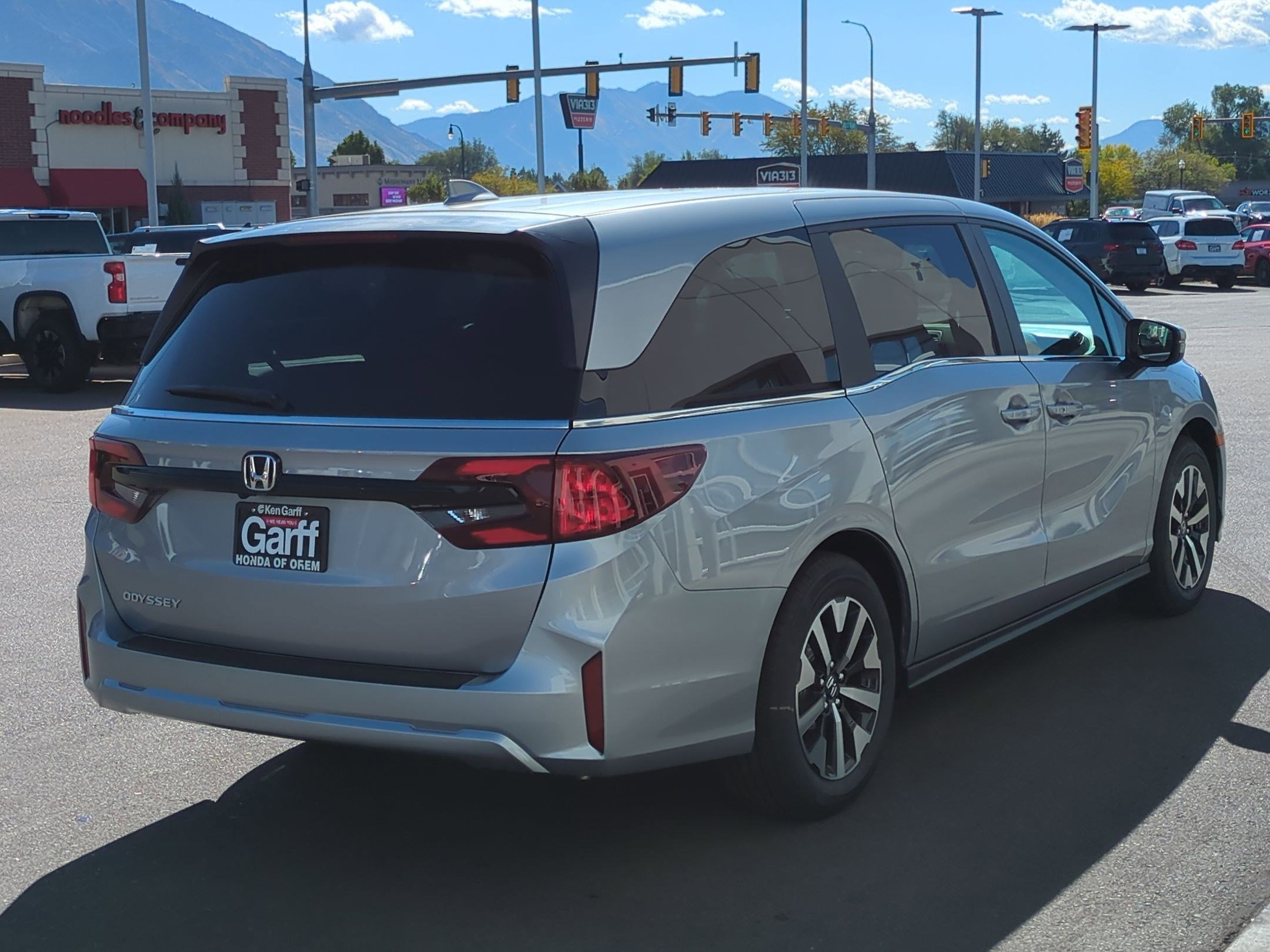 2026 Honda Odyssey EX-L photo 3