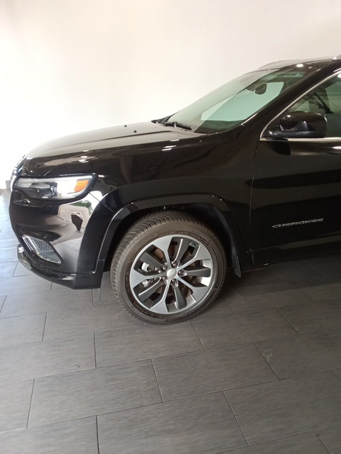 2019 Jeep Cherokee Overland photo 3