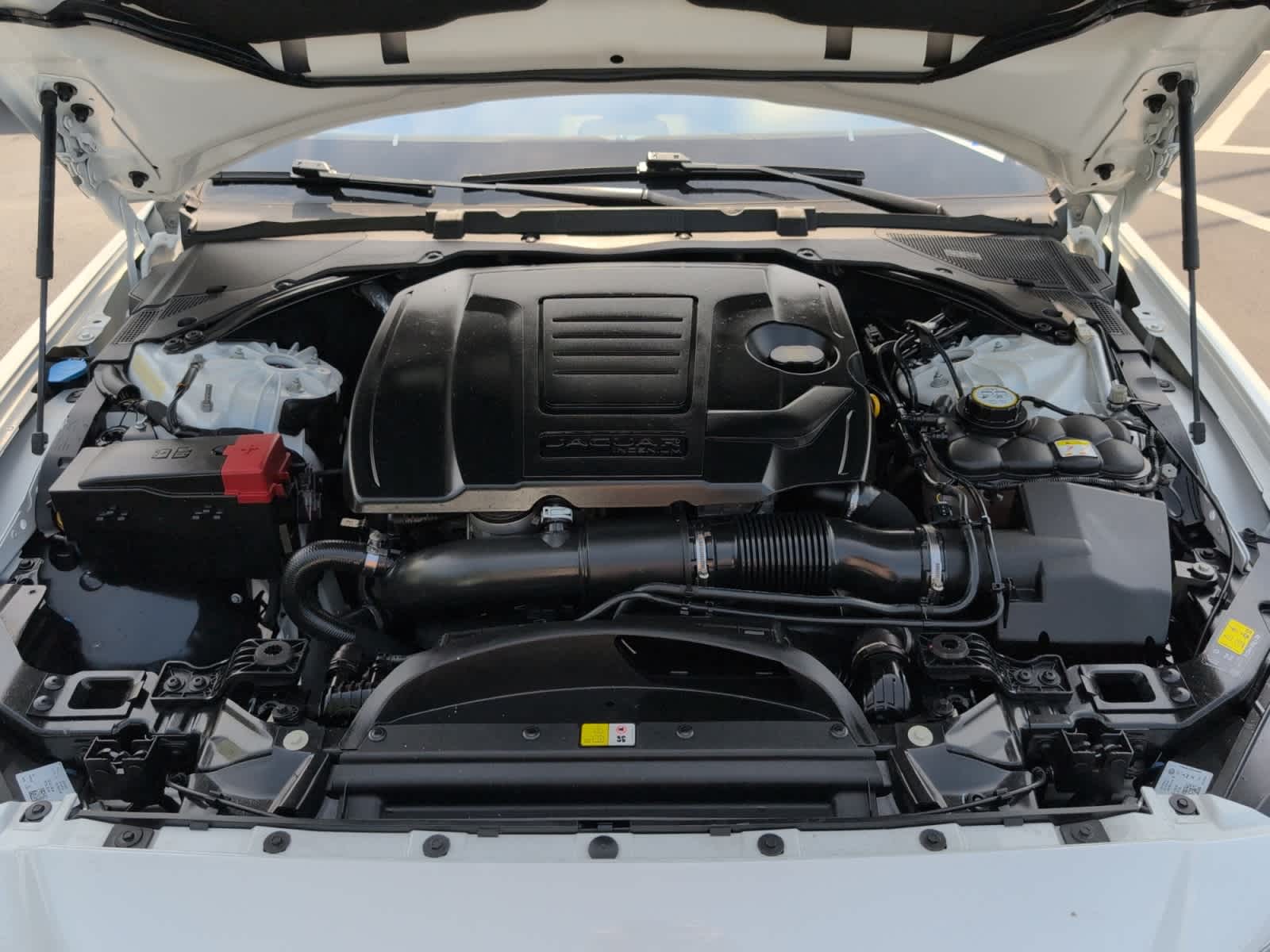 2018 Jaguar XE Prestige photo 20