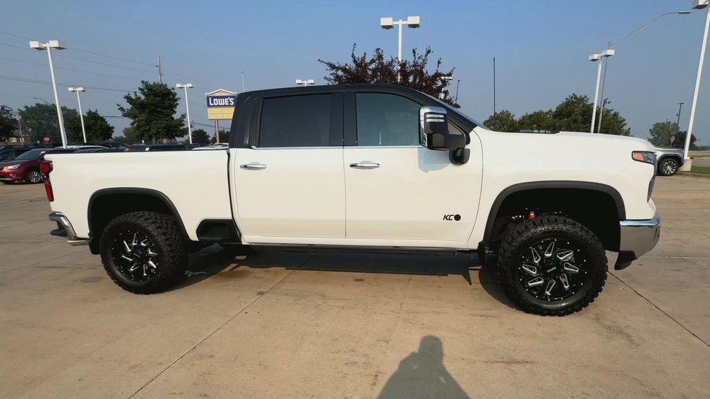 2024 Chevrolet Silverado 2500HD LTZ photo 8