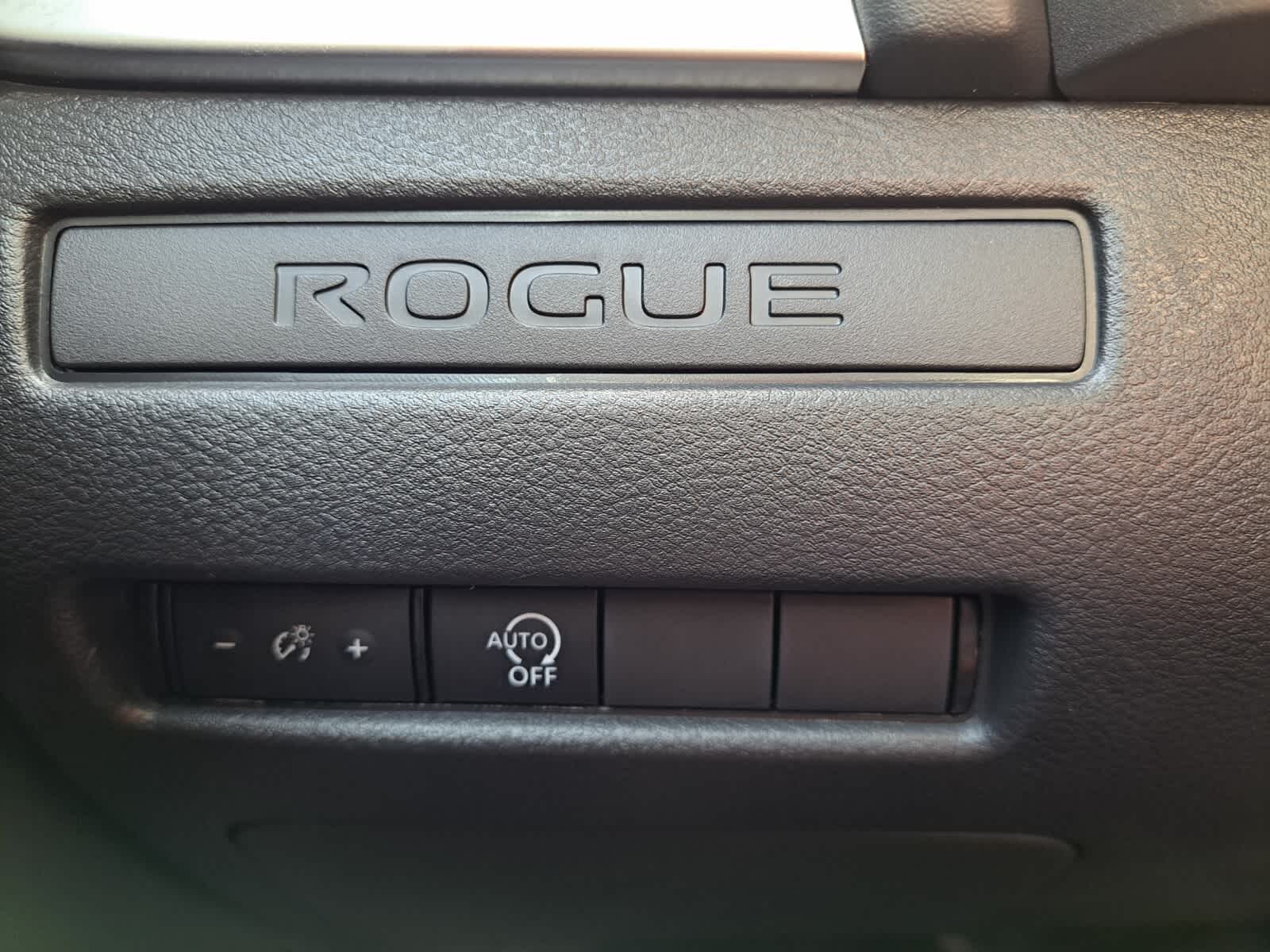 2026 Nissan Rogue S photo 14