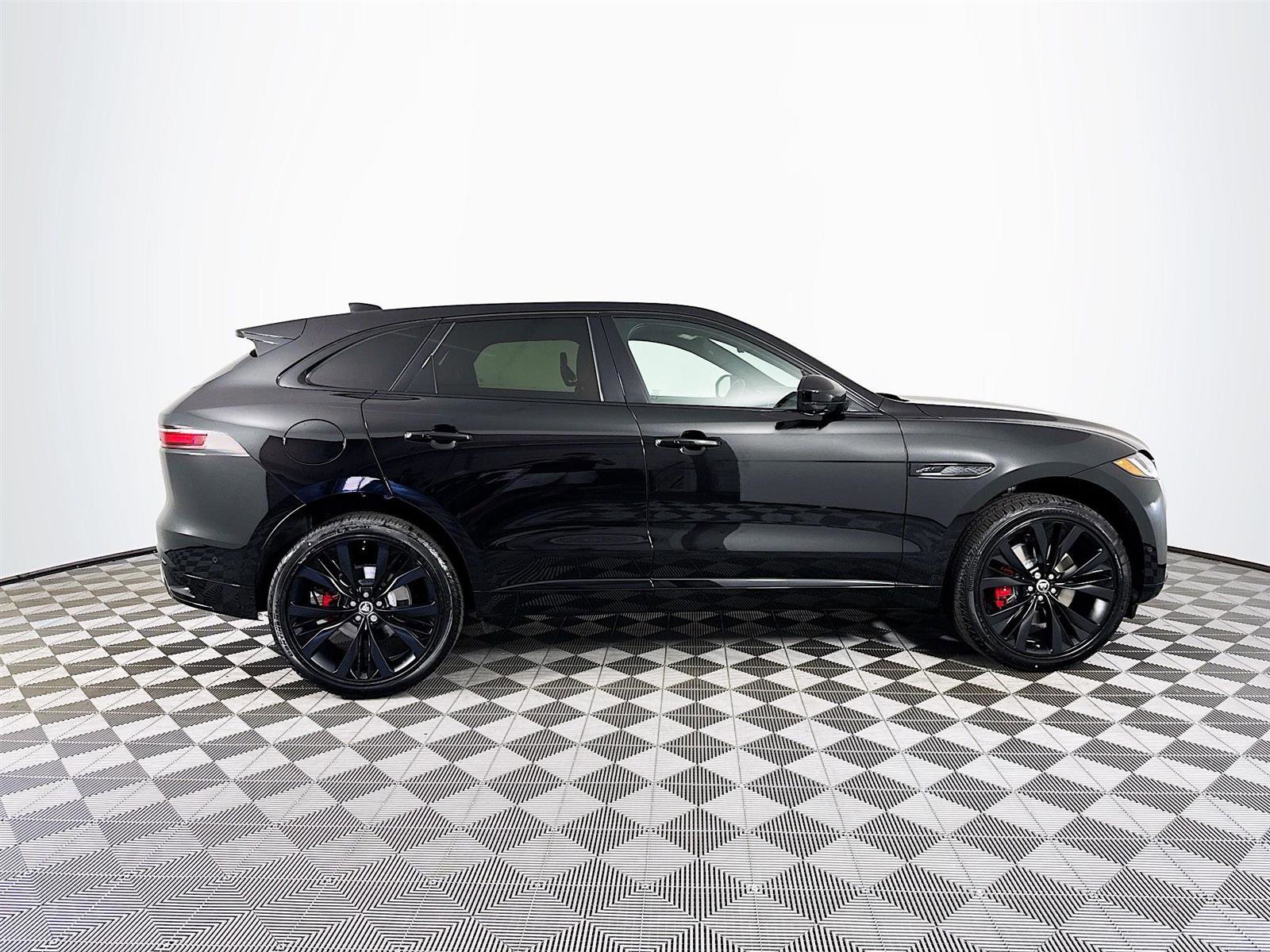2026 Jaguar F-PACE P400 R-Dynamic S photo 4