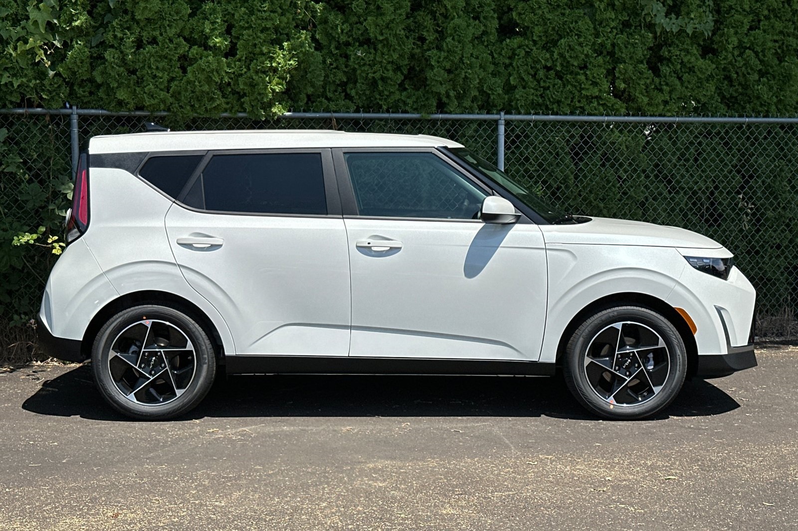 2025 Kia Soul EX photo 2