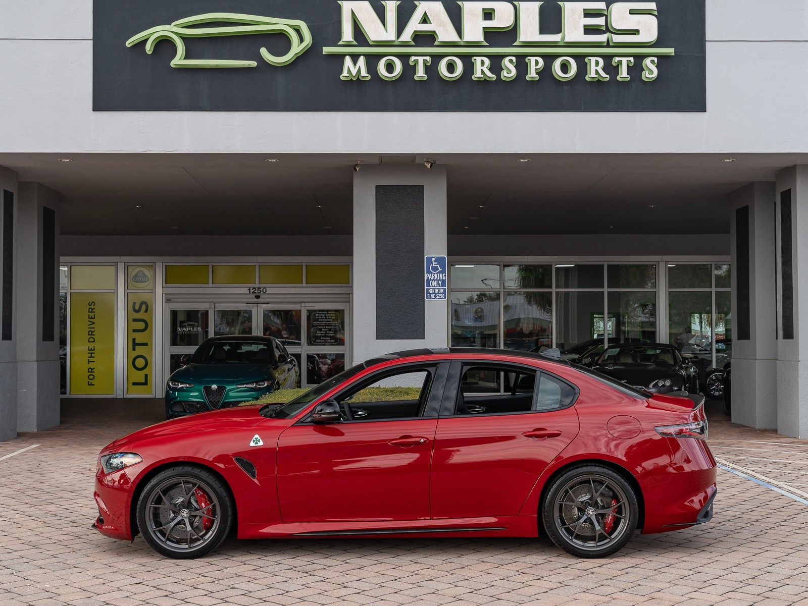 2024 Alfa Romeo Giulia Quadrifoglio photo 31