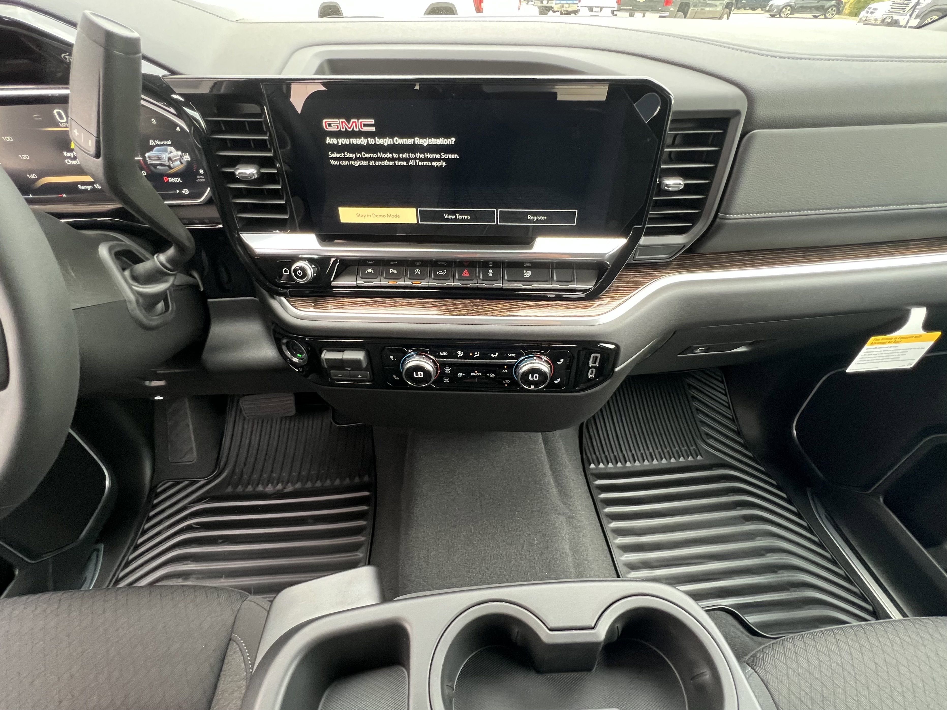 2026 Gmc Sierra 1500 SLE photo 4