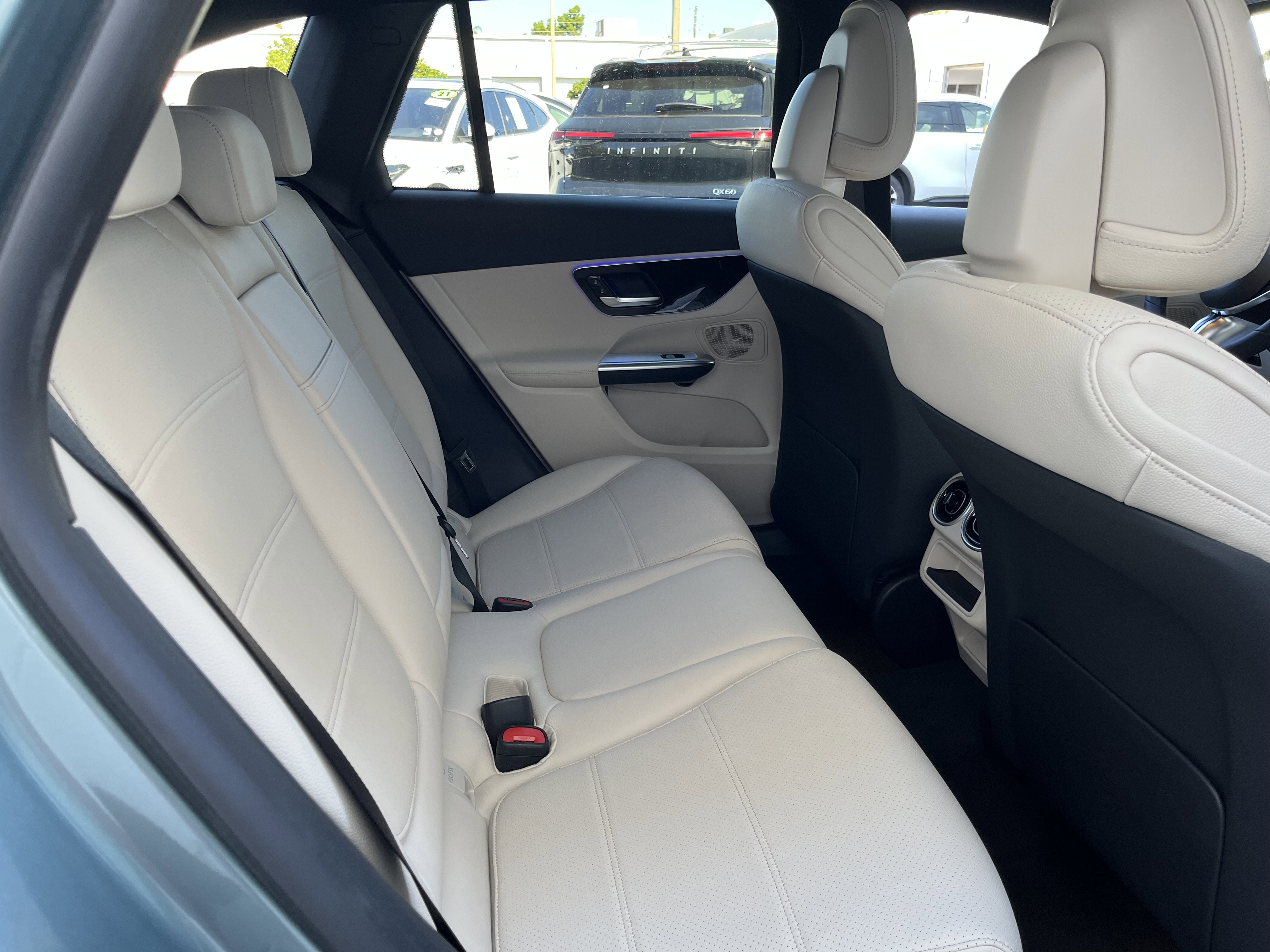 2026 Mercedes Benz GLC 300 photo 2