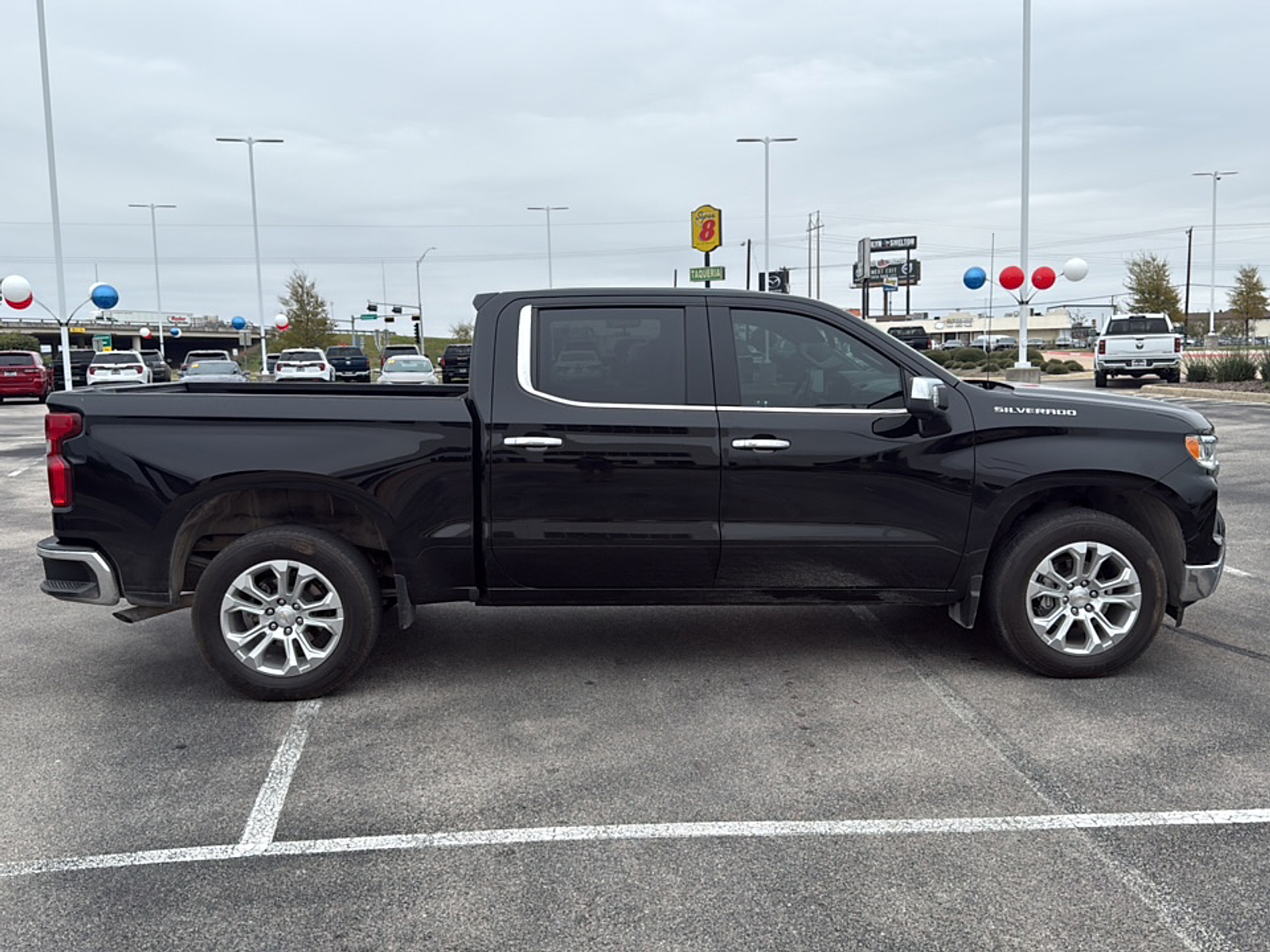 2024 Chevrolet Silverado 1500 LTZ photo 4
