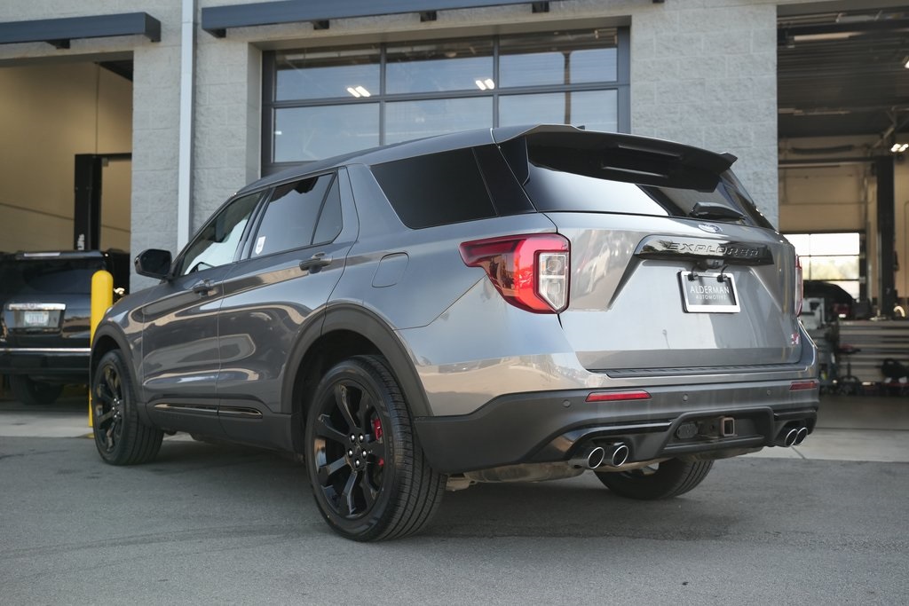 2022 Ford Explorer ST photo 10