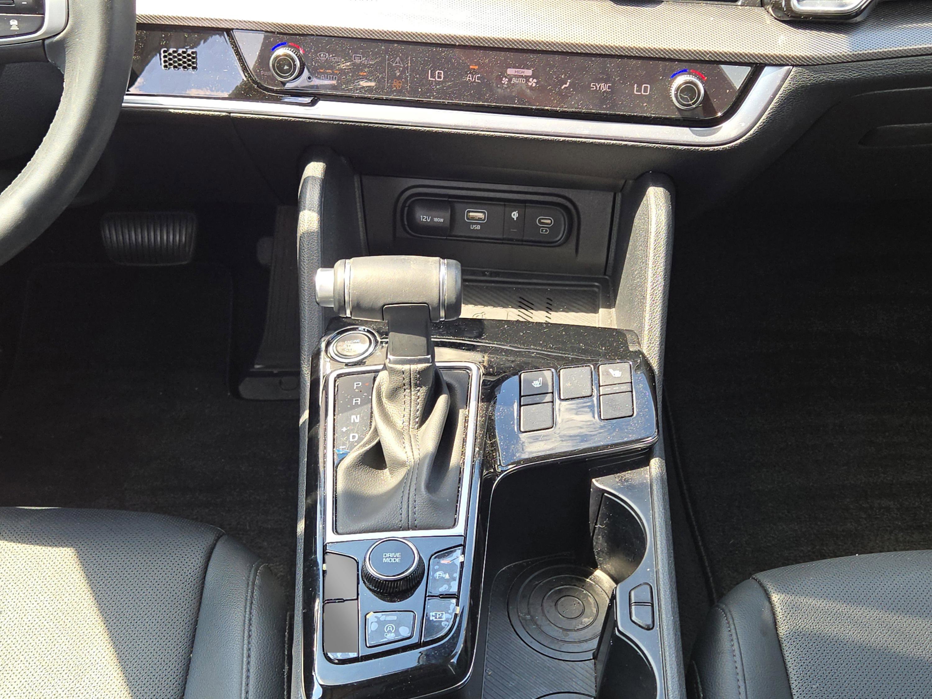 2025 Kia Sportage SX photo 14