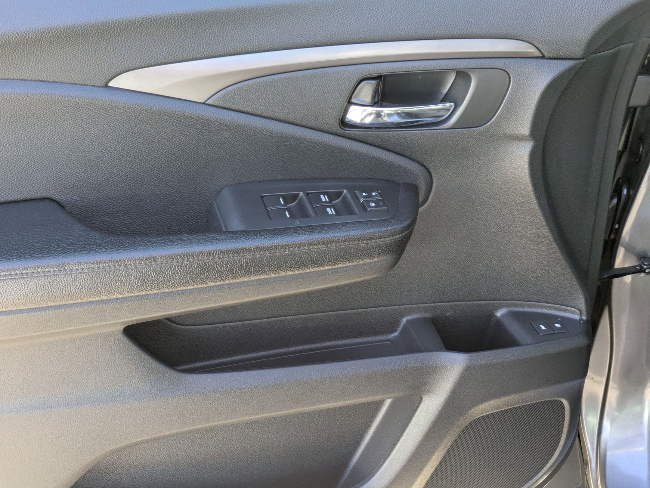 2017 Honda Pilot EX-L photo 11