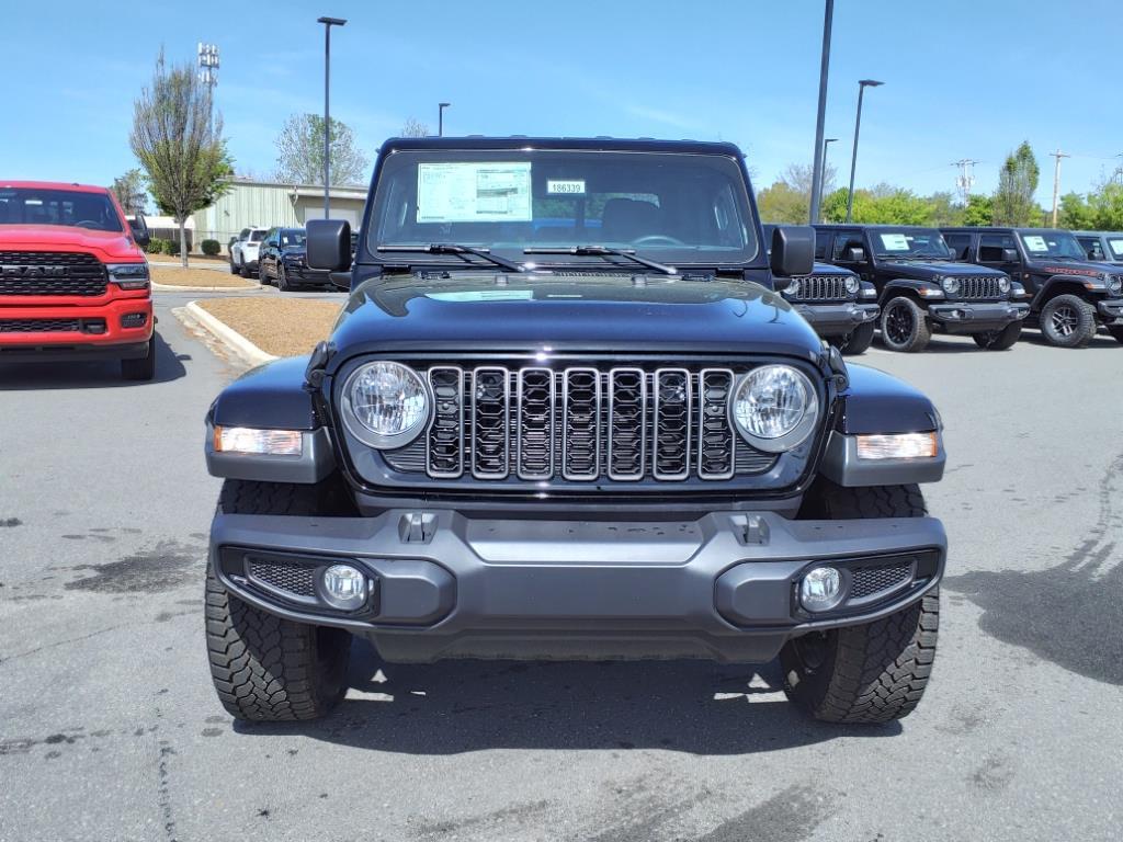 2025 Jeep Gladiator Sport photo 3