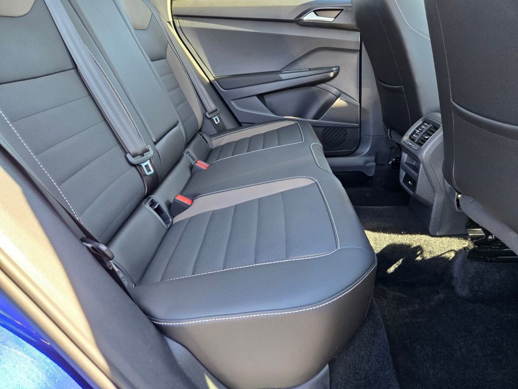 2022 Volkswagen Taos SEL photo 15