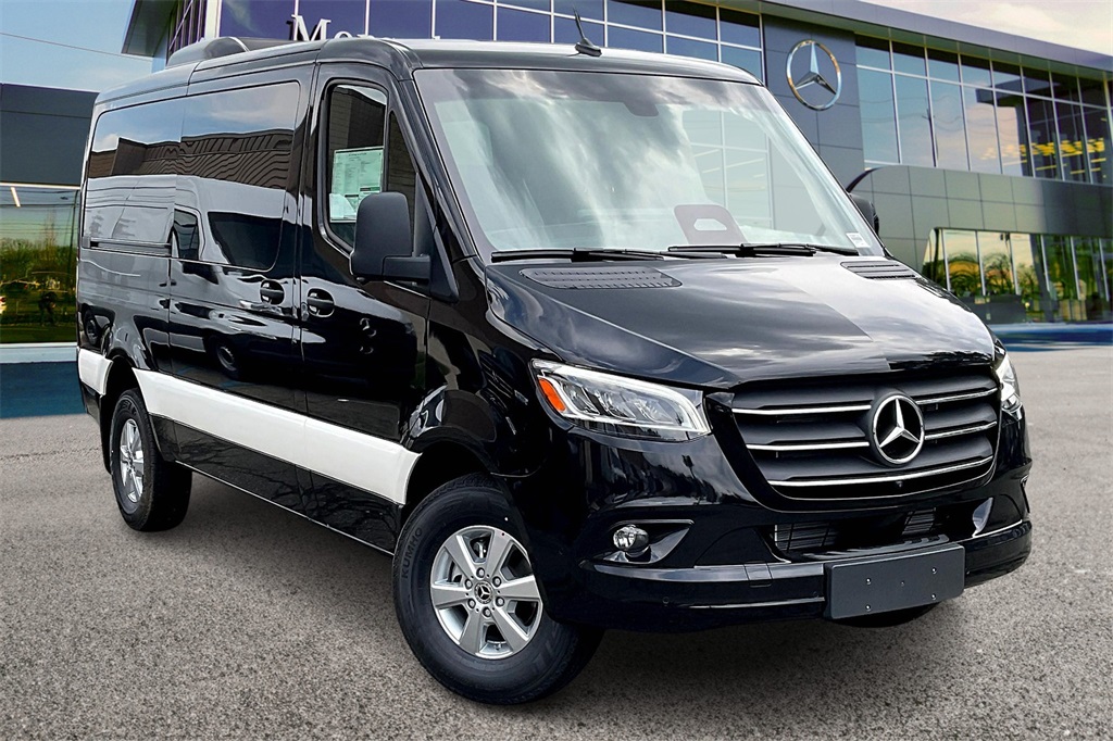 2025 Mercedes-Benz Sprinter Cargo Van Base's photo