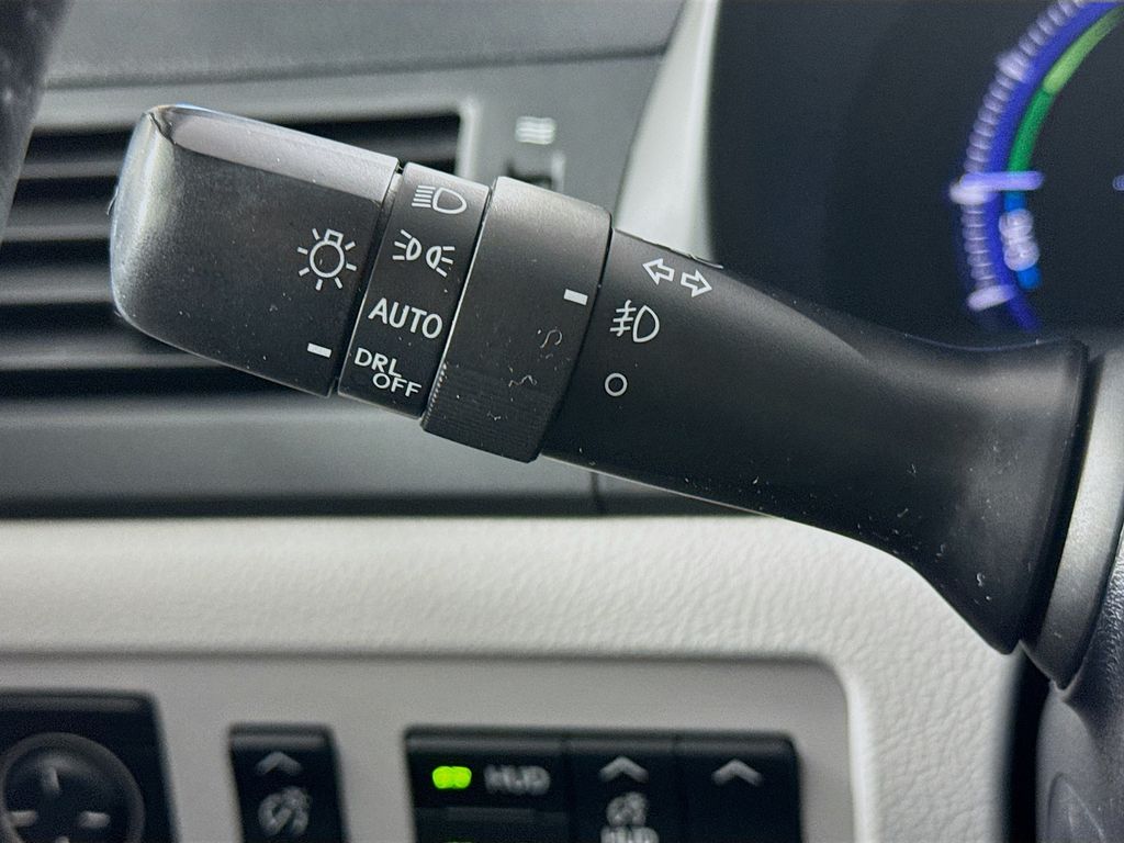 2010 Lexus HS 250h photo 12