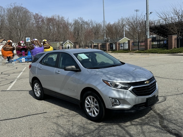 2021 Chevrolet Equinox LS photo 3