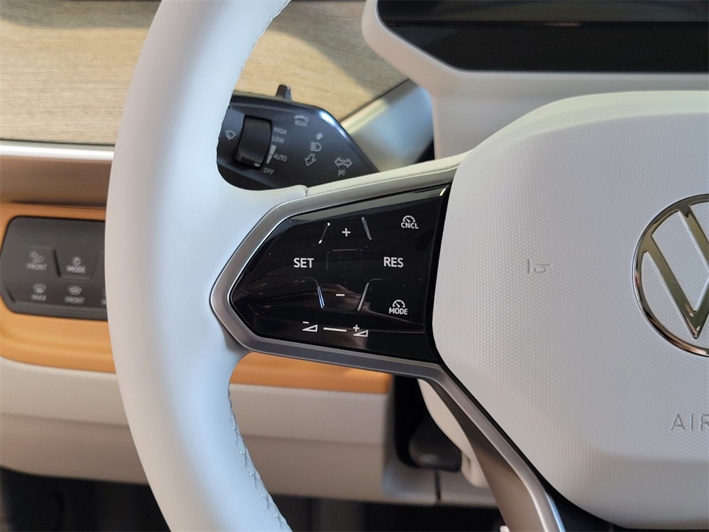 2025 Volkswagen ID. Buzz Pro Plus photo 12