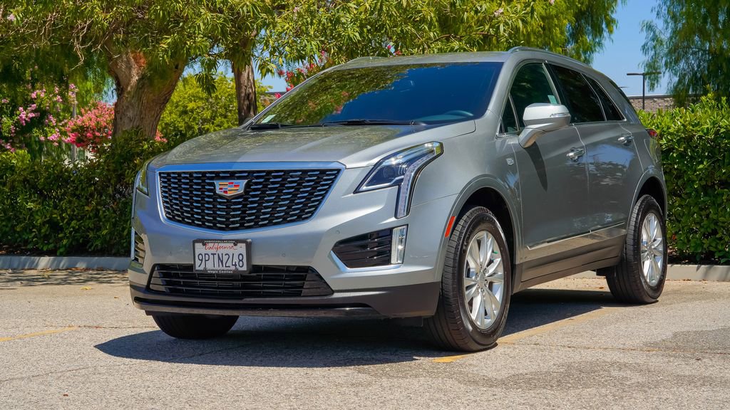 2025 Cadillac XT5 Luxury photo 2