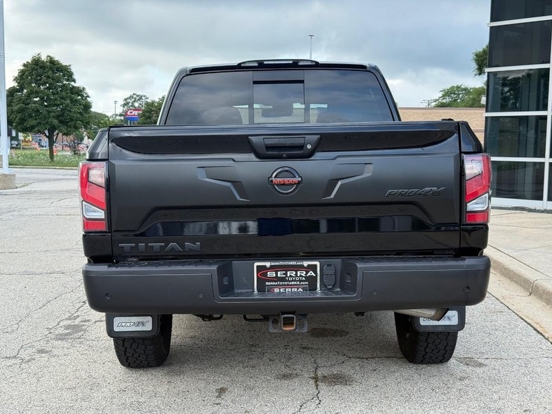 2021 Nissan Titan PRO-4X photo 4