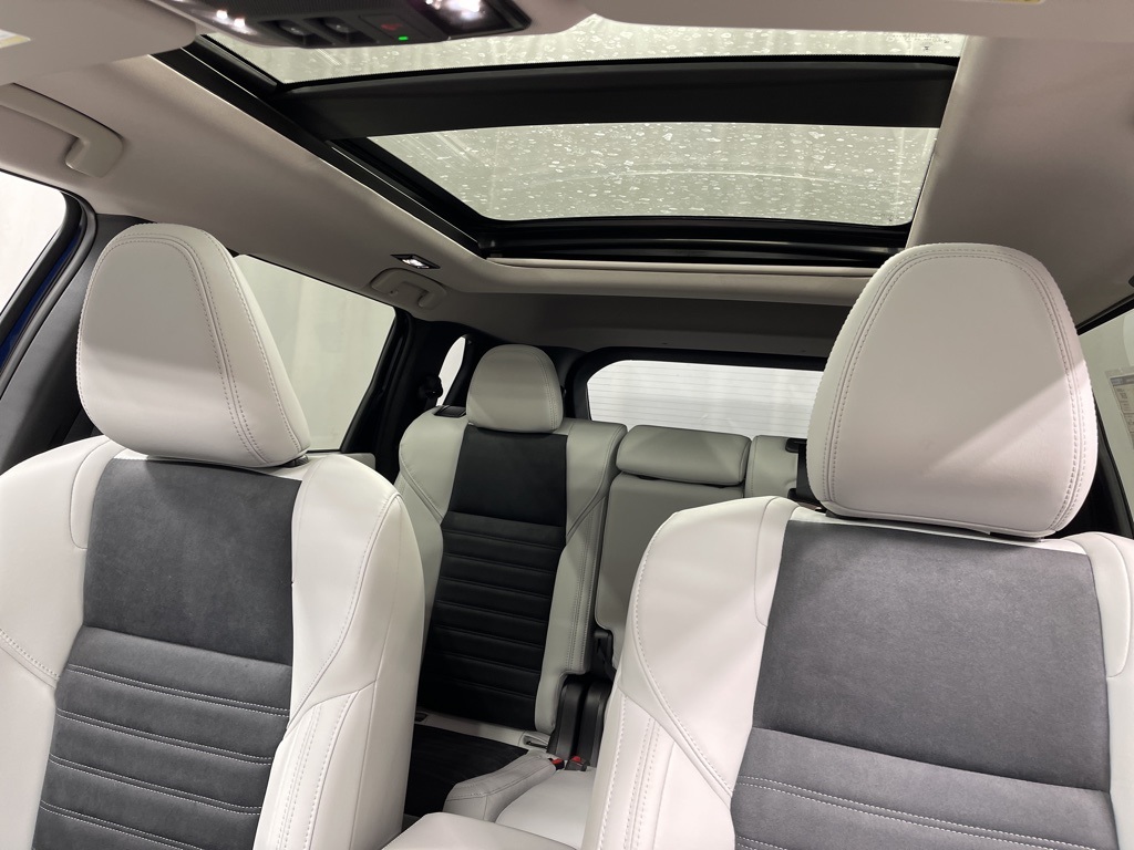 2025 Mitsubishi Outlander SE photo 9