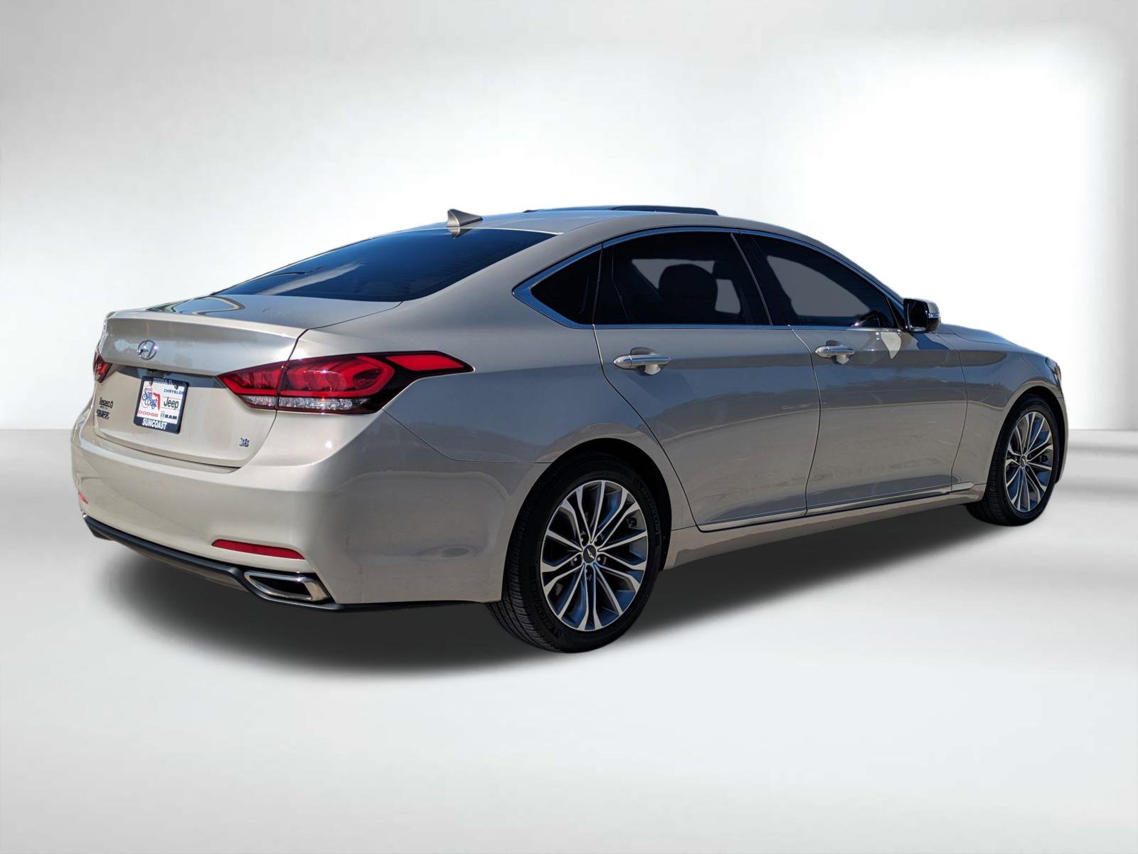 2015 Hyundai Genesis 3.8 photo 4