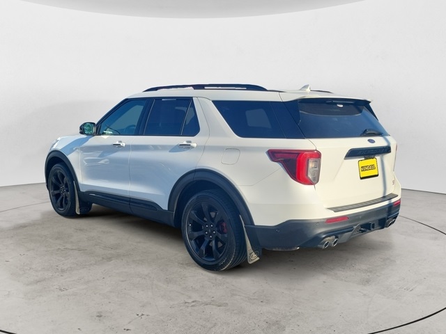 2022 Ford Explorer ST photo 3