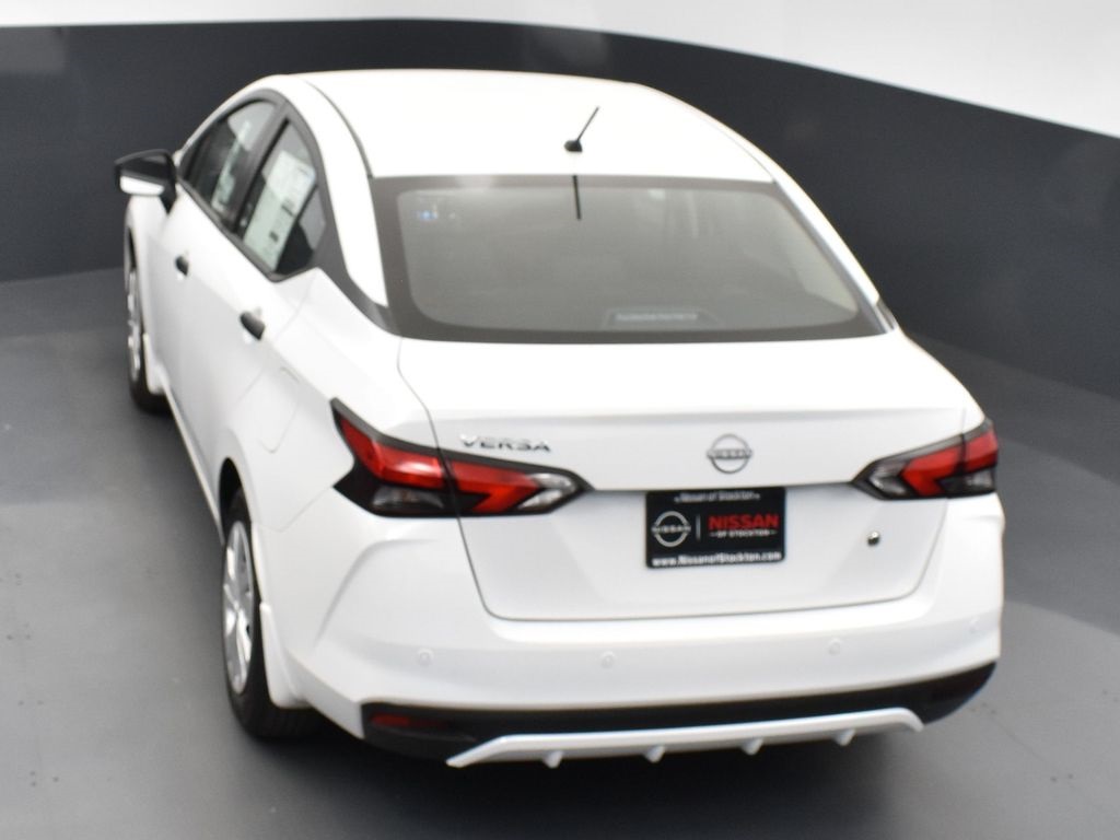 2025 Nissan Versa 1.6 S photo 41