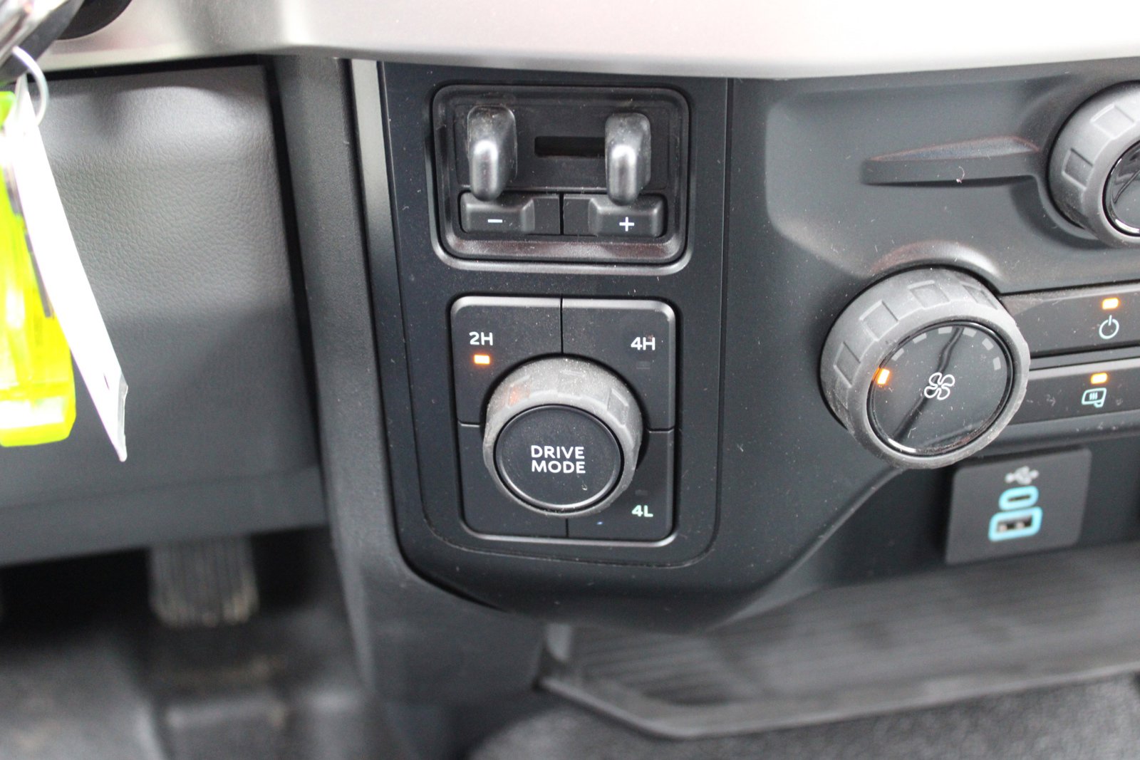 2023 FORD F-450 - Image 22