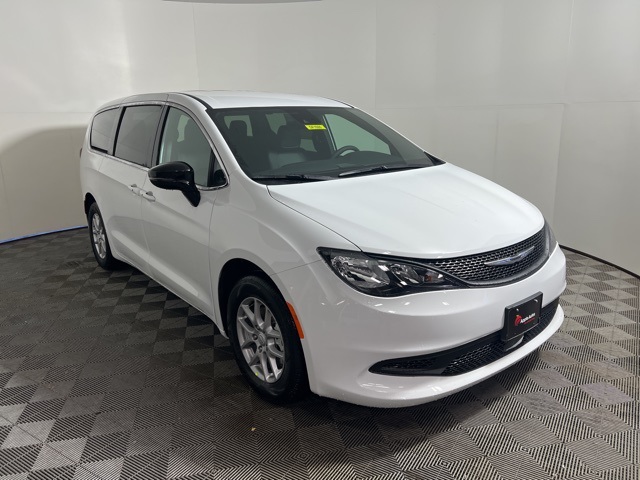 2026 Chrysler Voyager LX's photo