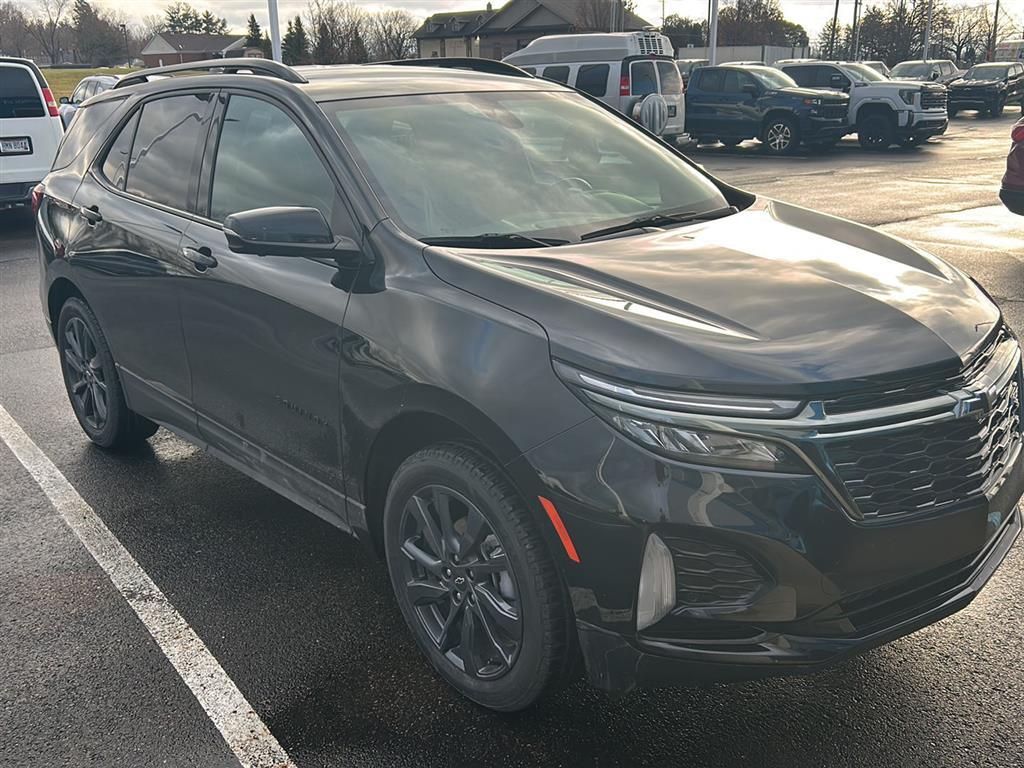 2022 Chevrolet Equinox RS photo 2