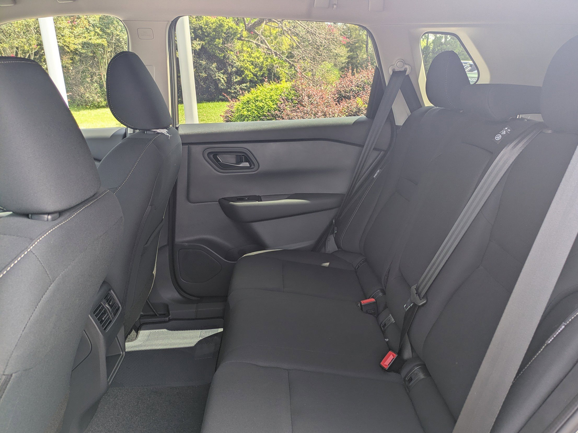2026 Nissan Rogue S photo 11