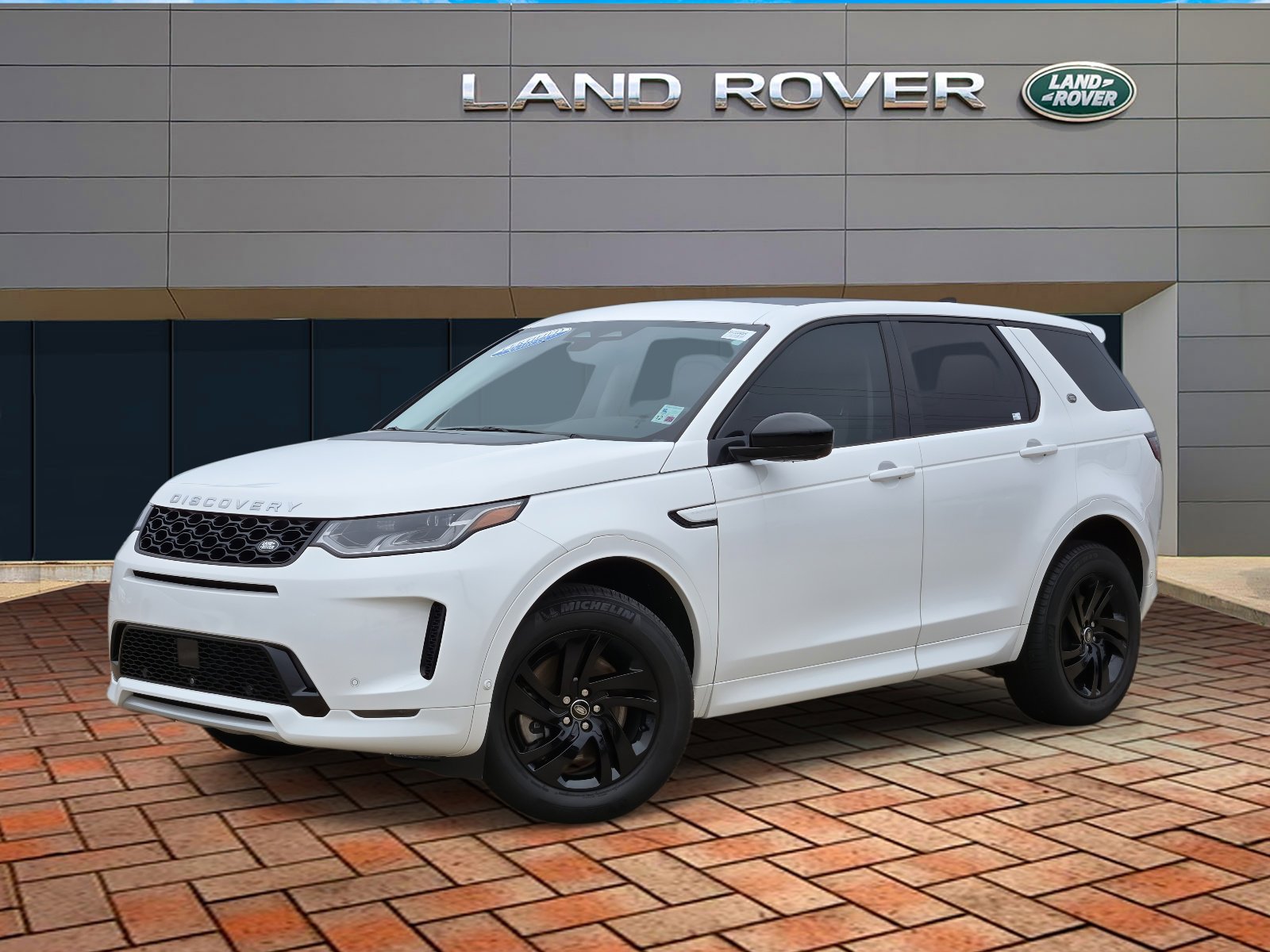 2025 Land Rover Discovery Sport S's photo