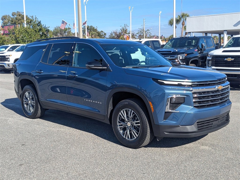 2025 Chevrolet Traverse LT's photo
