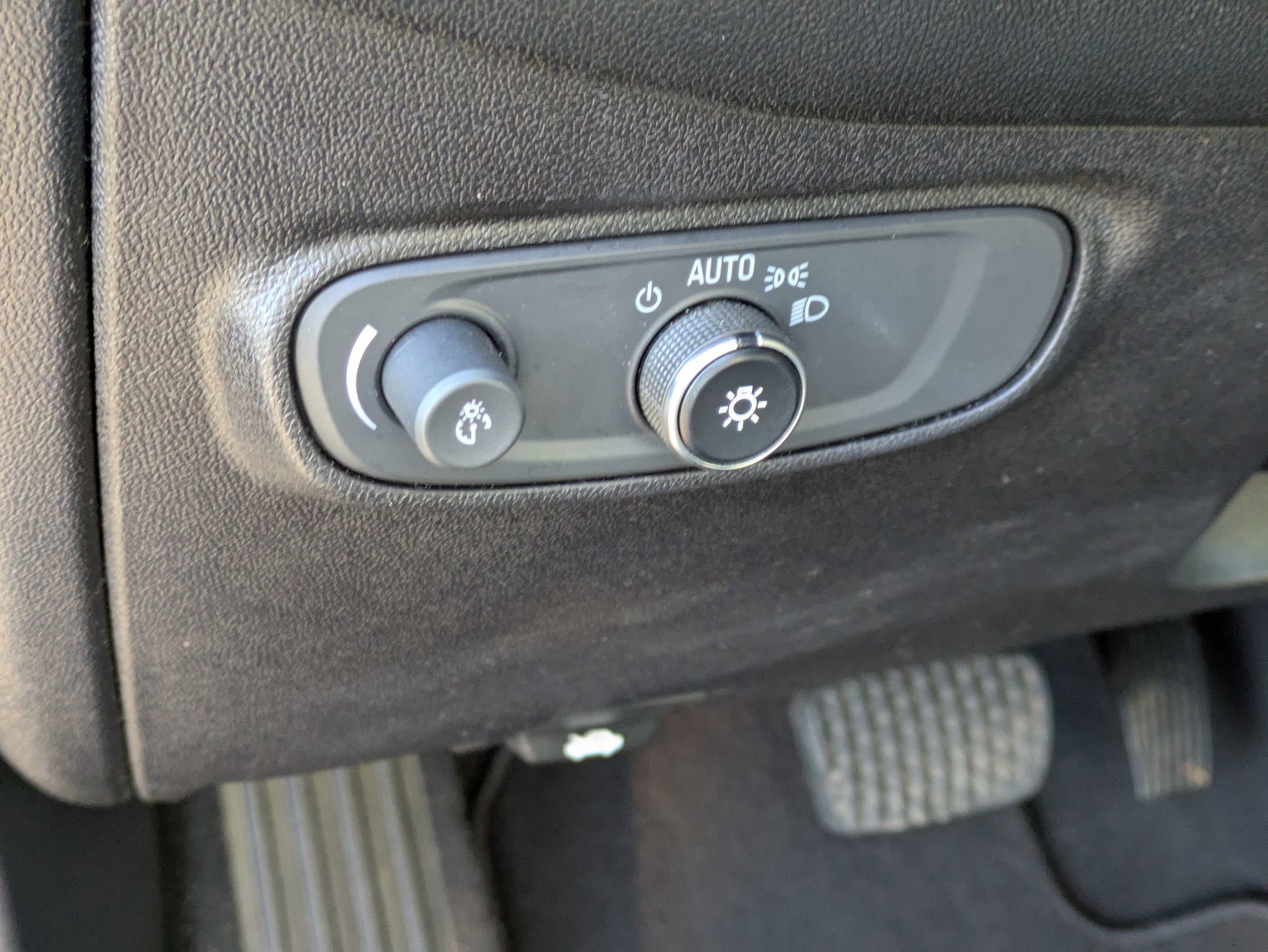 2019 Chevrolet Equinox LS photo 12