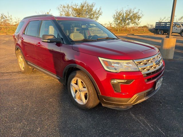 2019 Ford Explorer XLT photo 2