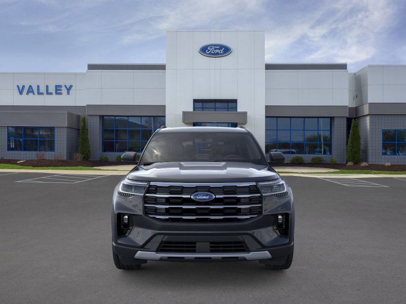 2025 Ford Explorer photo 3
