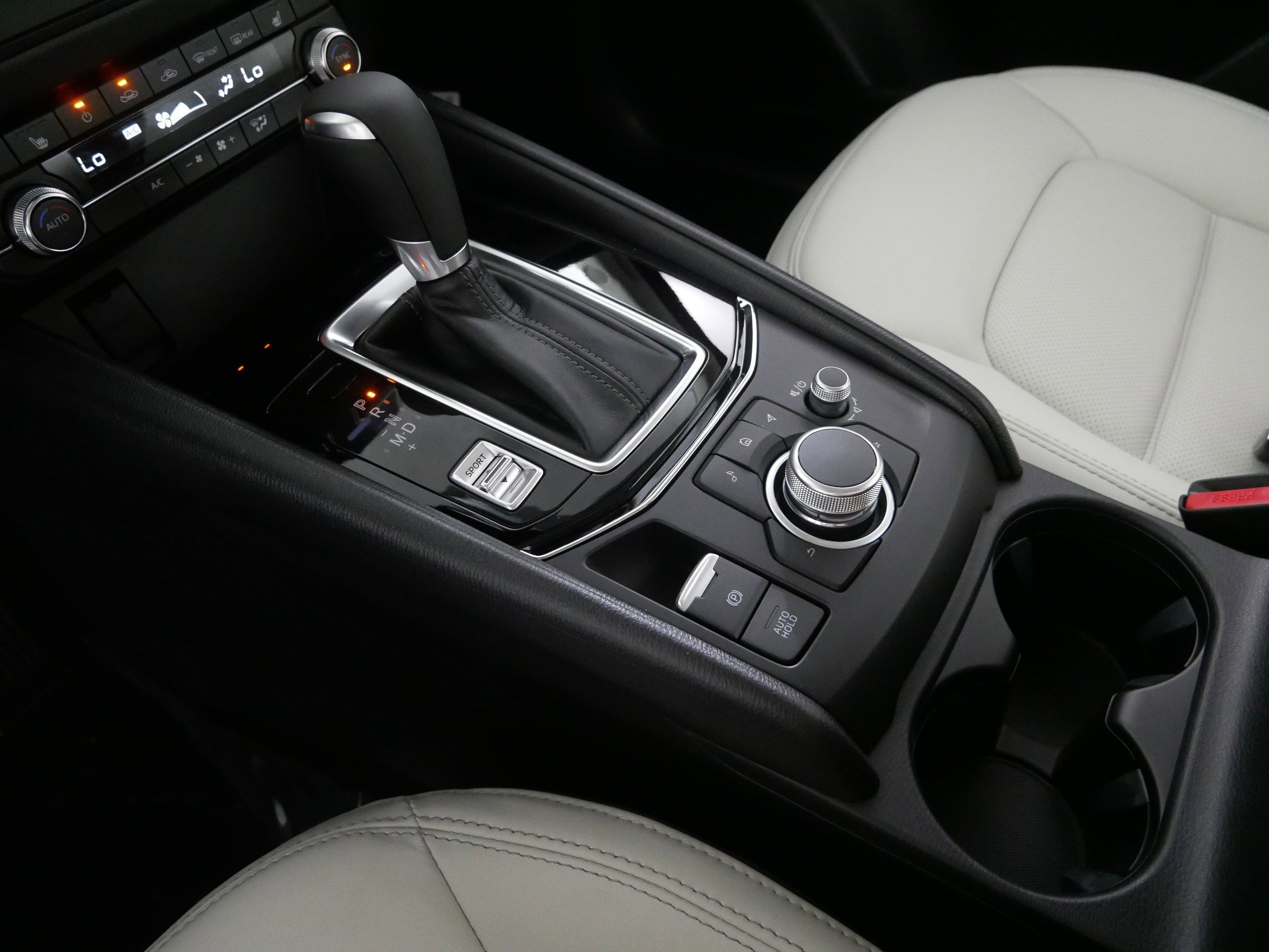 2025 Mazda CX-5 2.5 S Preferred photo 4