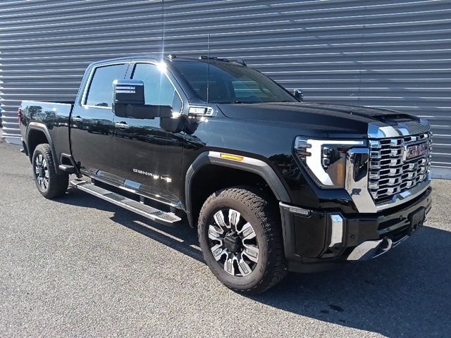 2025 GMC Sierra 2500HD Denali's photo