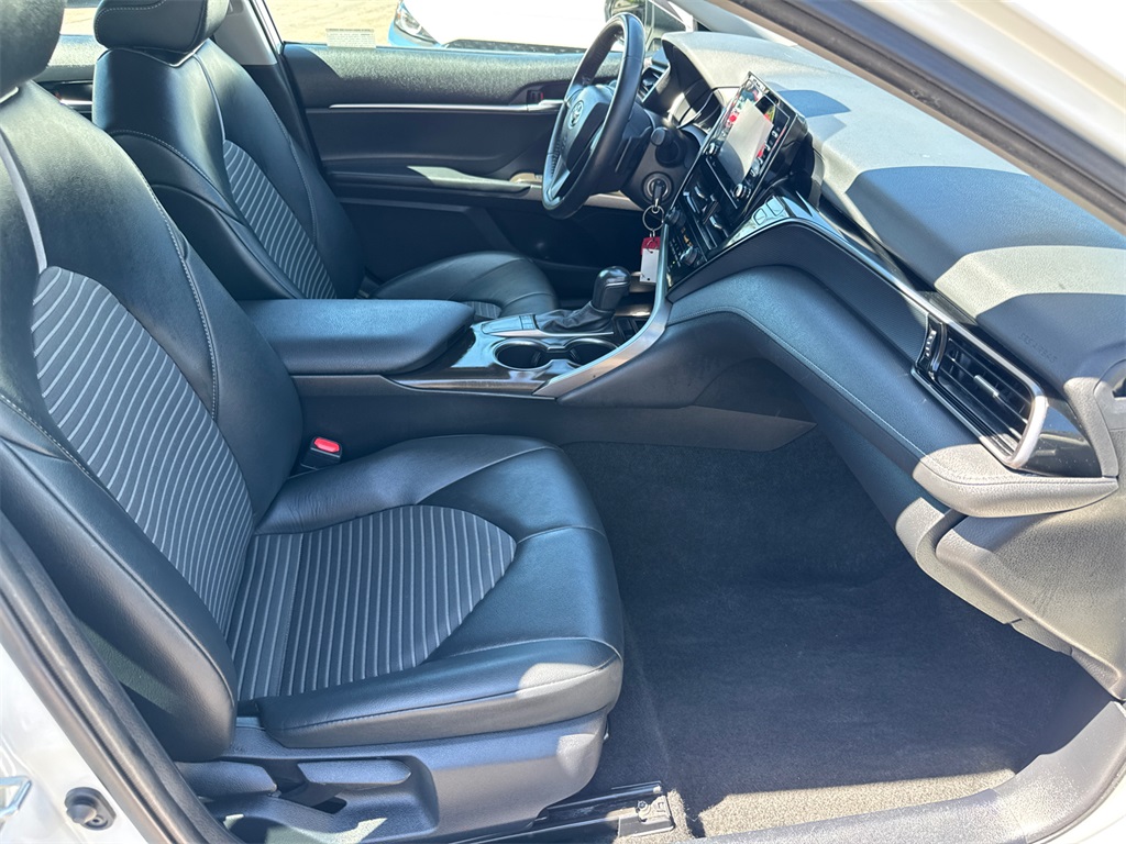 2022 Toyota Camry SE photo 15