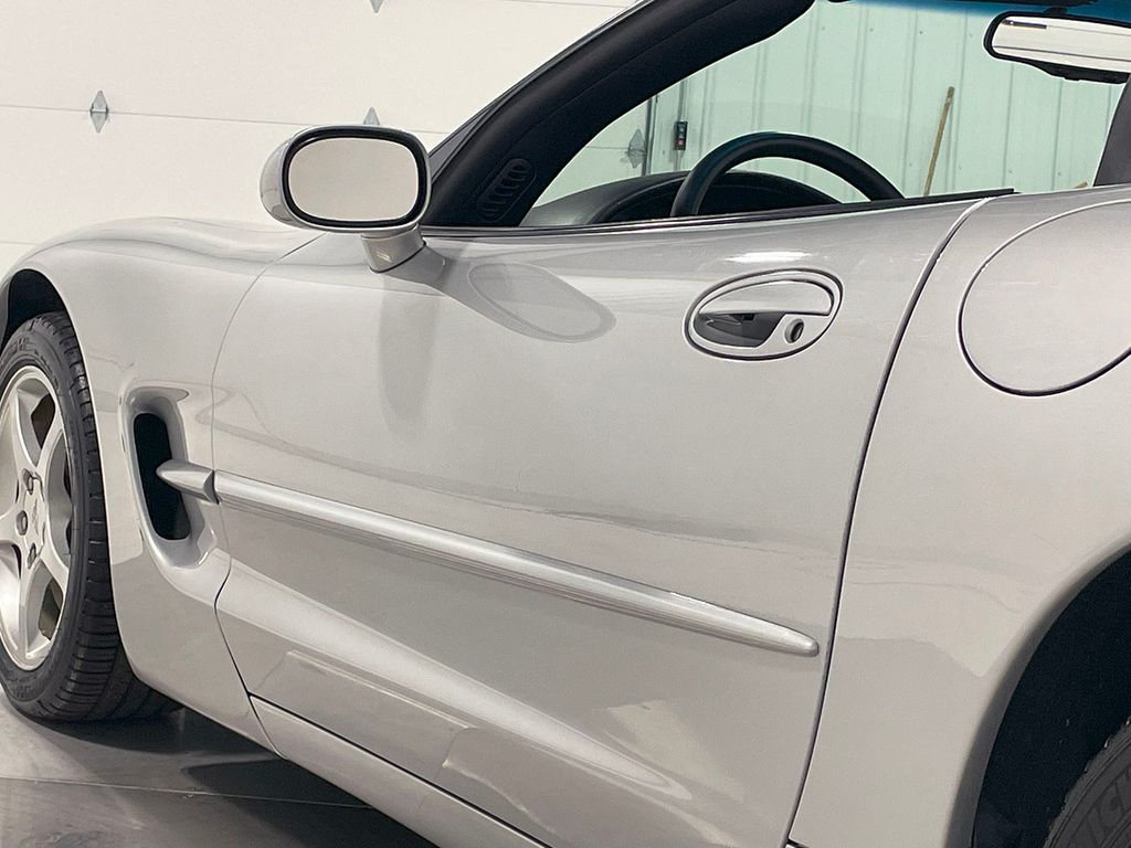 2000 Chevrolet Corvette Base Convertible photo 28