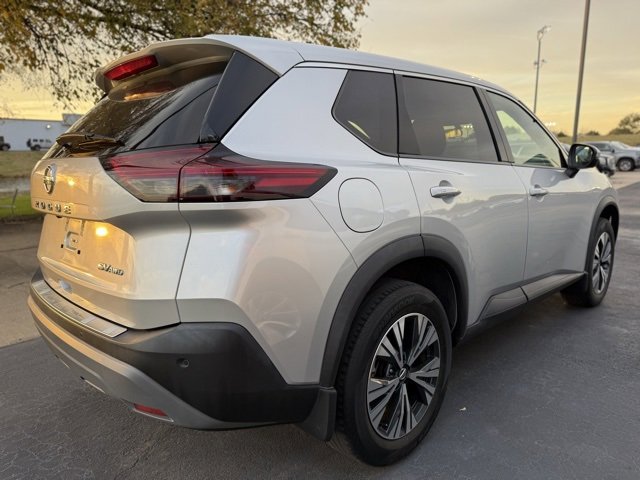 2021 Nissan Rogue SV photo 2